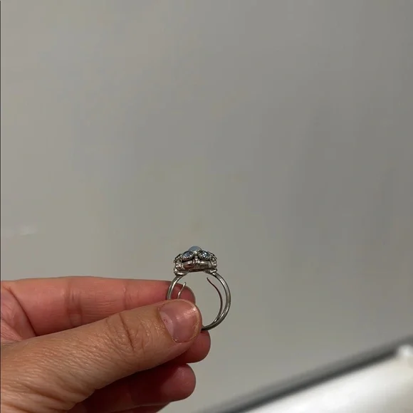 AVON Vintage Sterling Silver Blue Stone Cluster Ring - Women's Jewelry - Picture 3 of 5